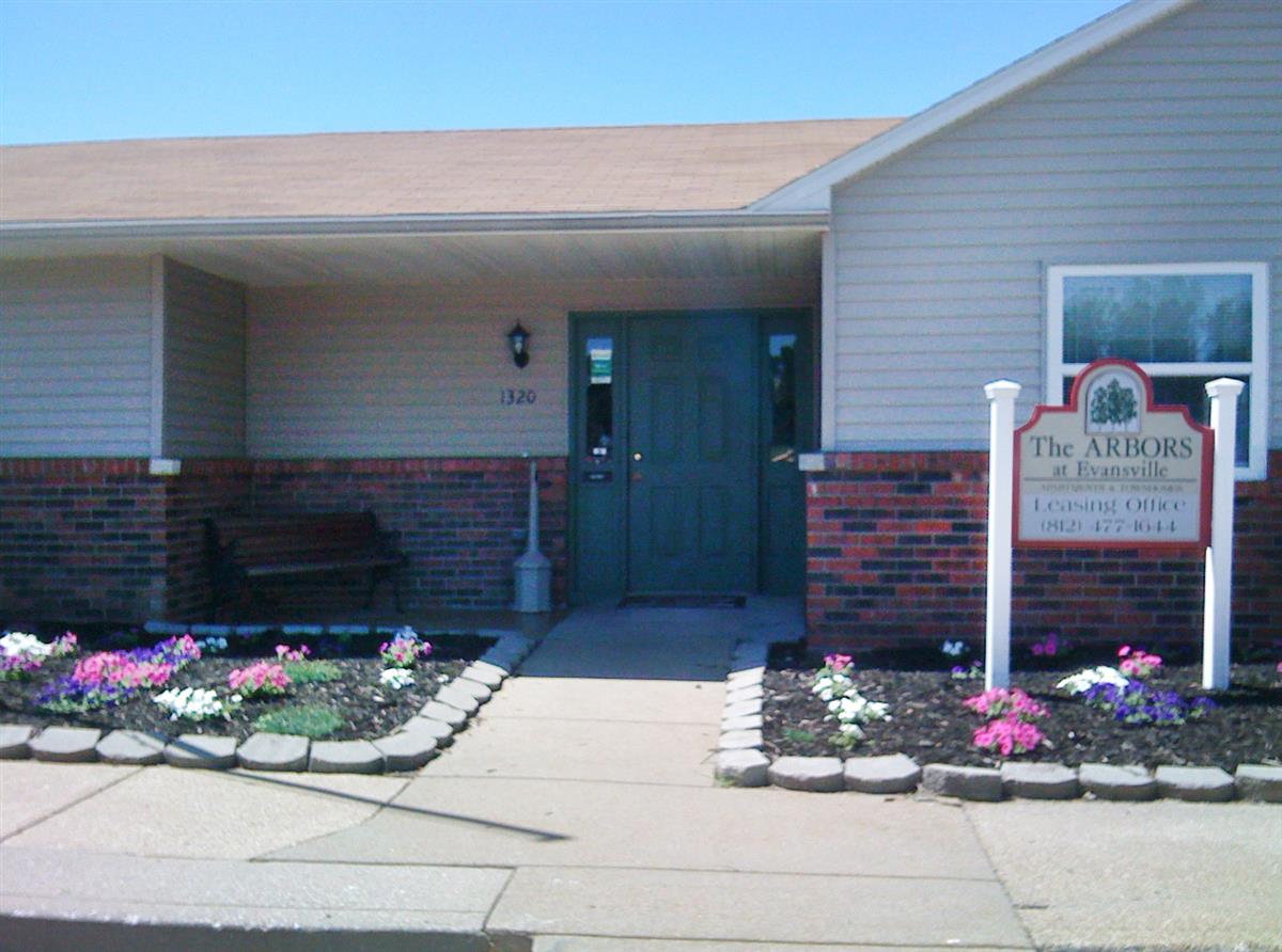 Arbors at Evansville Apartment in Evansville, IN