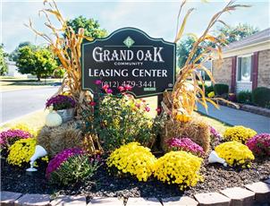Grand Oak Community apartment in Evansville, IN