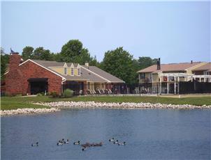 Pavilion Lakes apartment in Evansville, IN